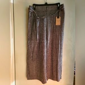 Blue Earth Pull On Wide Leg Capri Pants Size M NEW